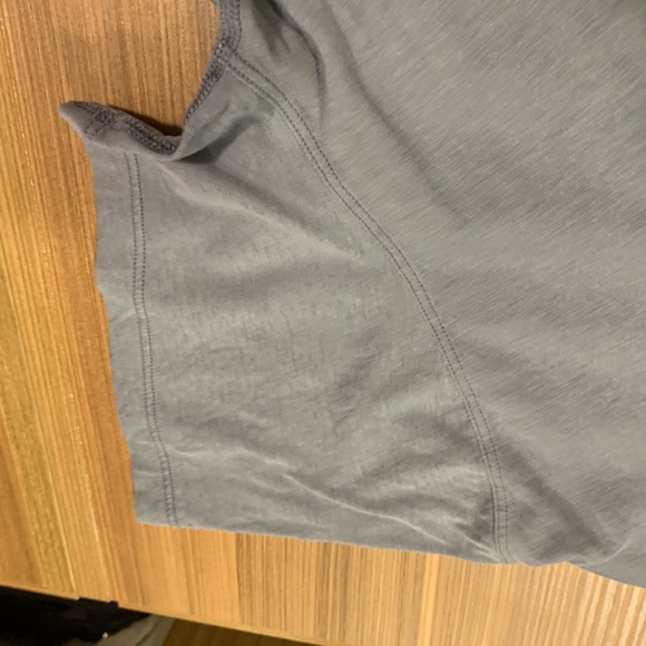 Lululemon jericho tee light 6 - Picture 6 of 7